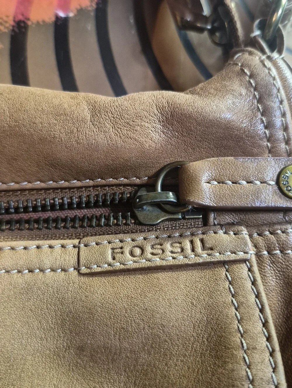 Fossil tan leather